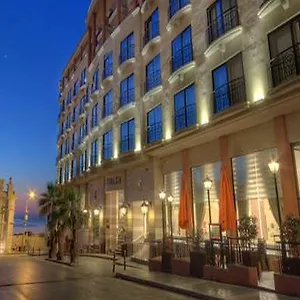 4* מלון Vivaldi